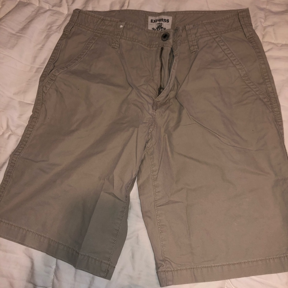 Men’s Express Khaki shorts
